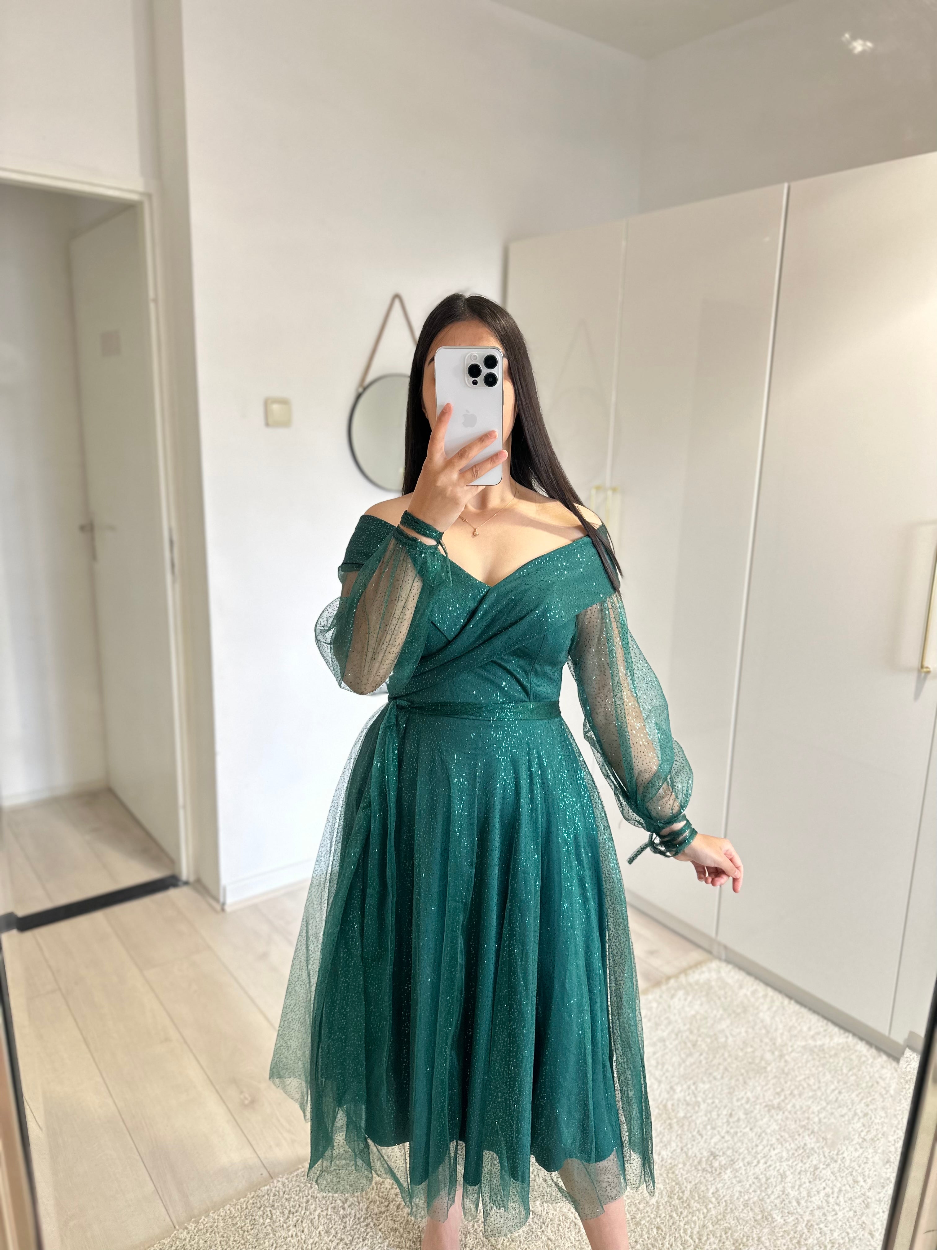 1162 - Green dress