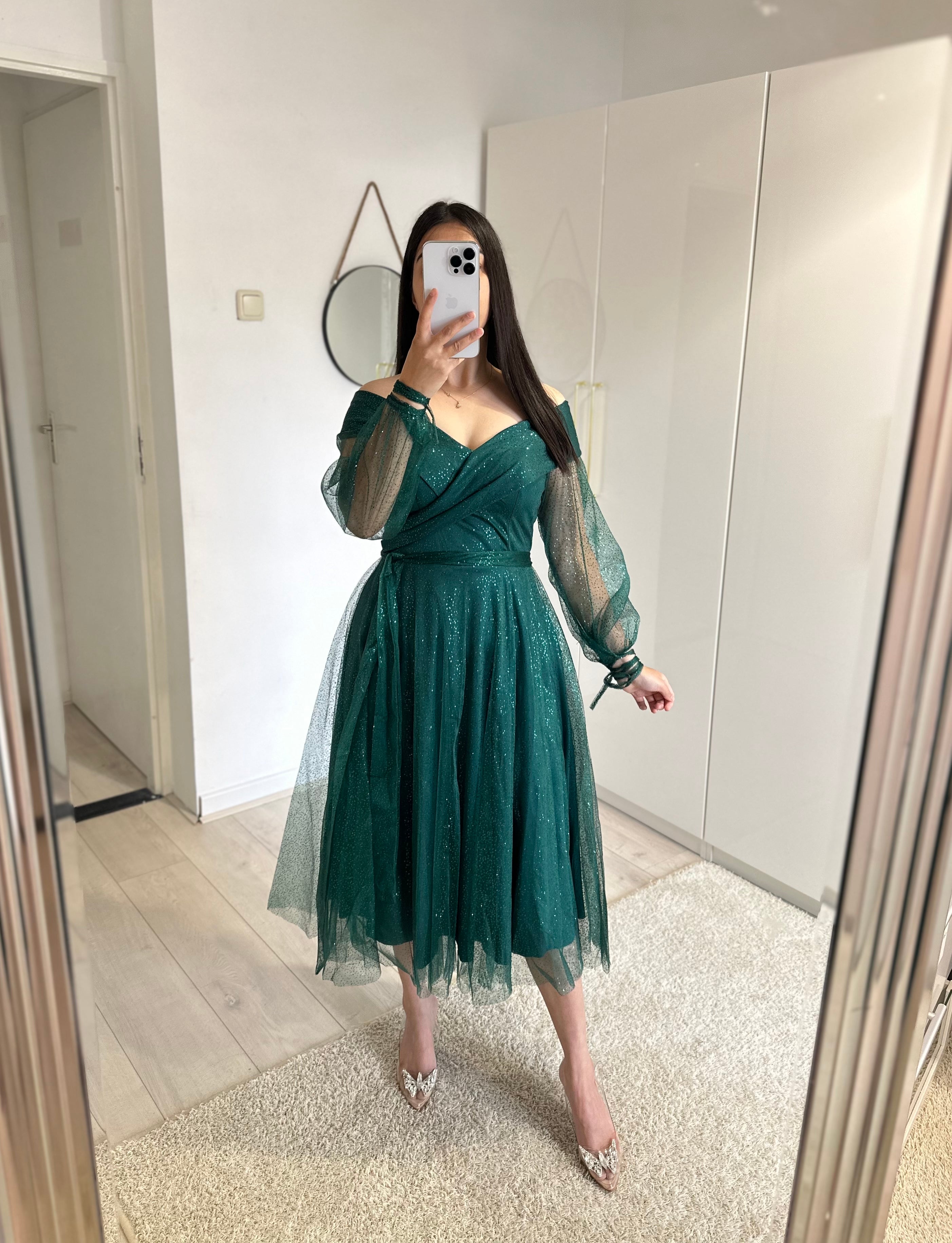 1162 - Green dress