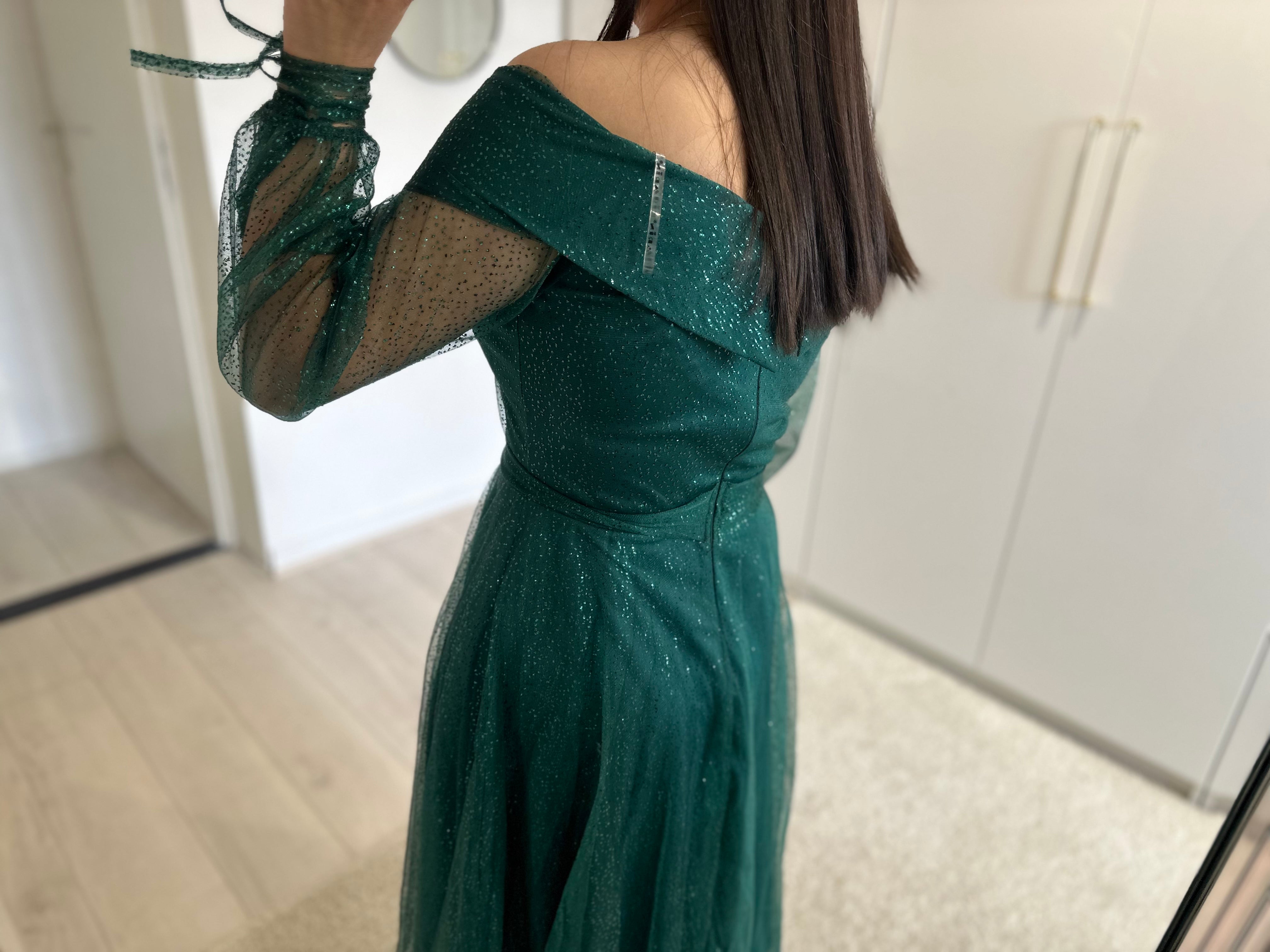 1162 - Green dress