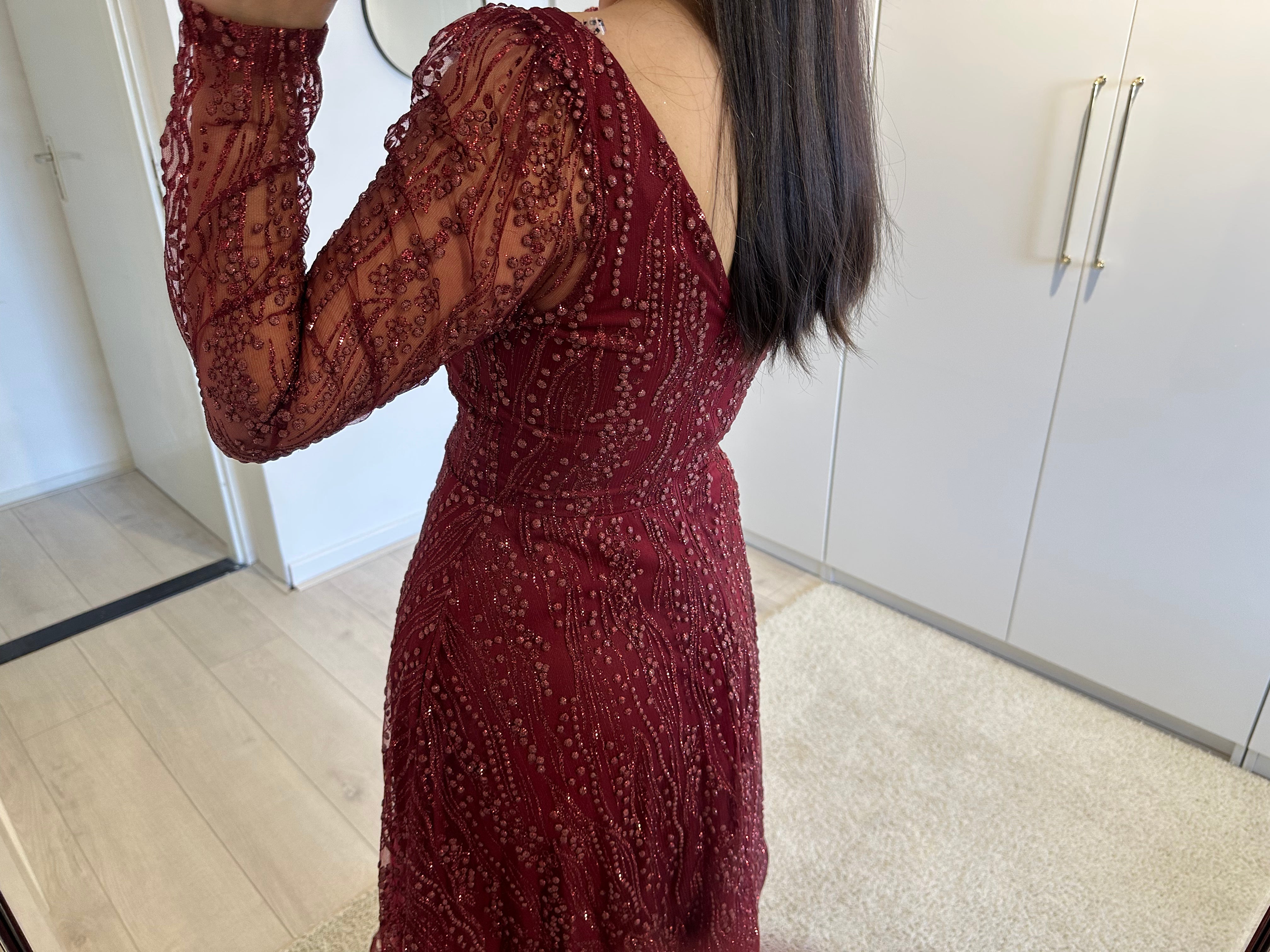 1153 - Bordeaux dress