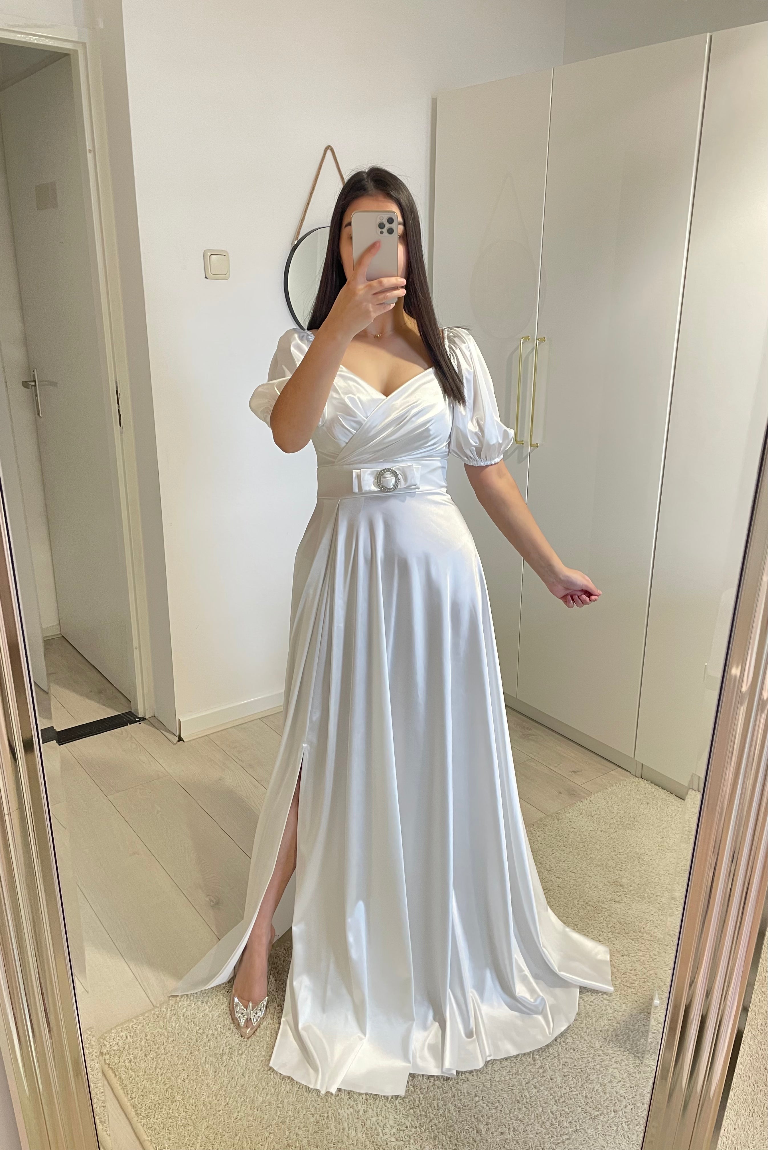1143 - White dress