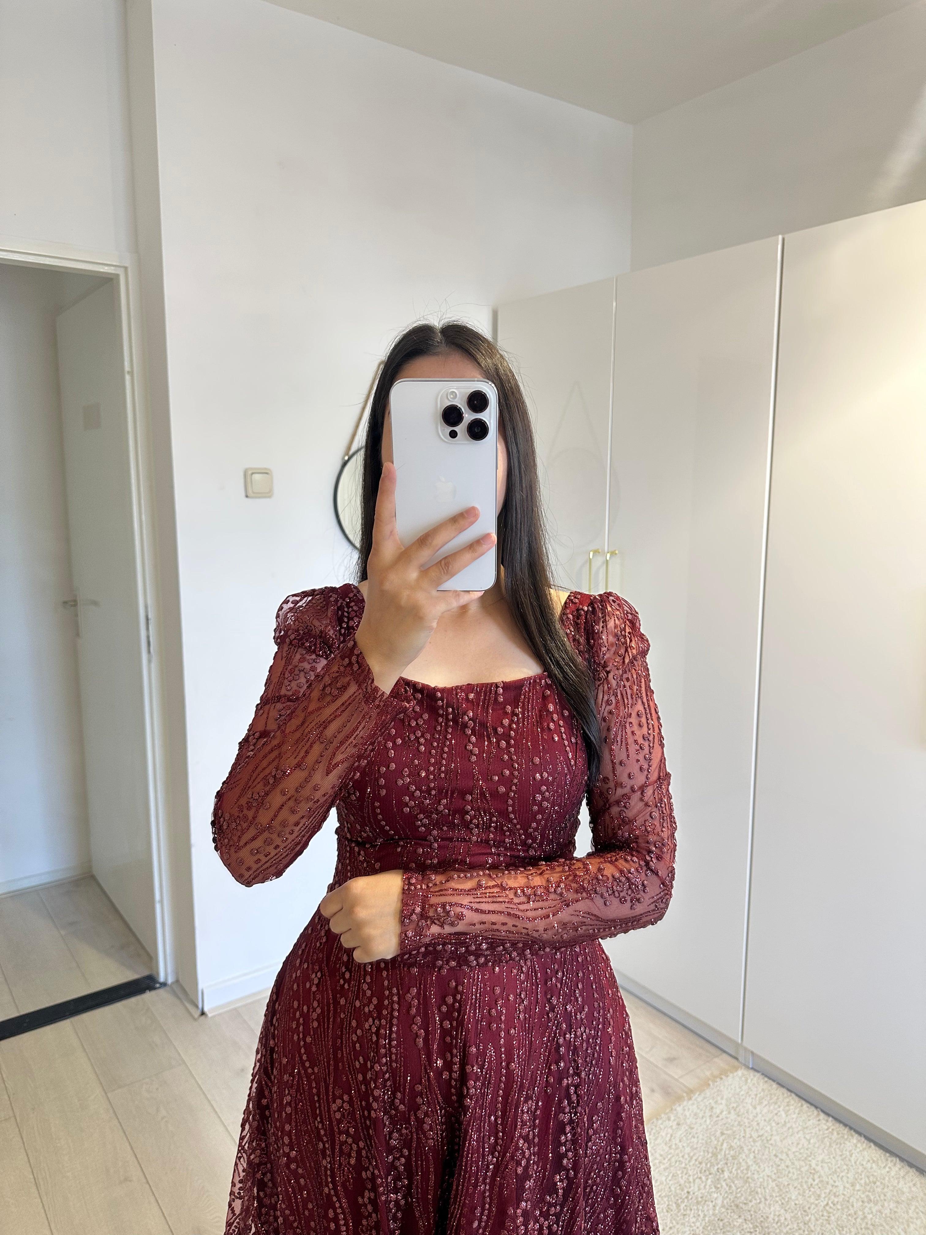 1153 - Bordeaux dress