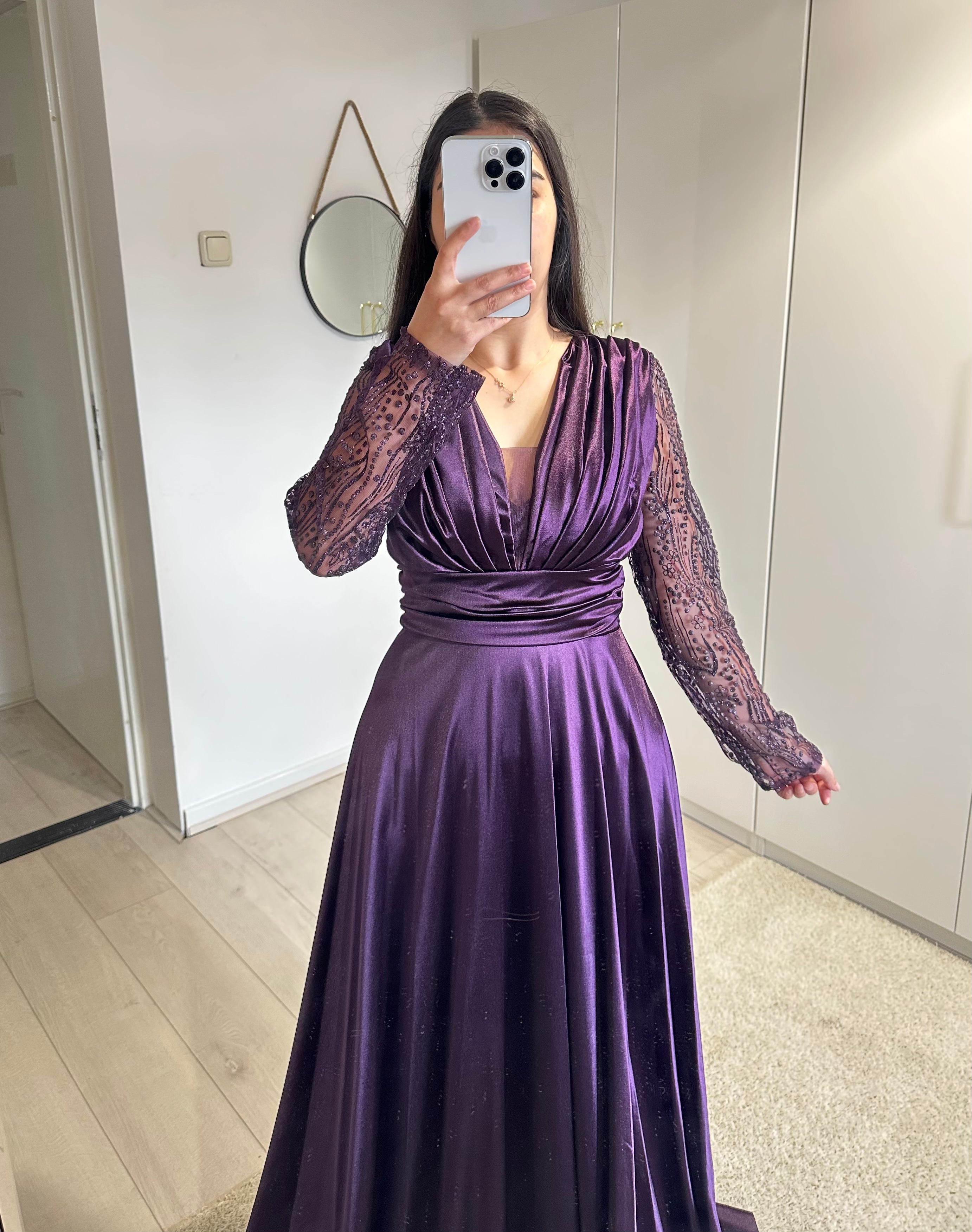 1138 - Purple dress
