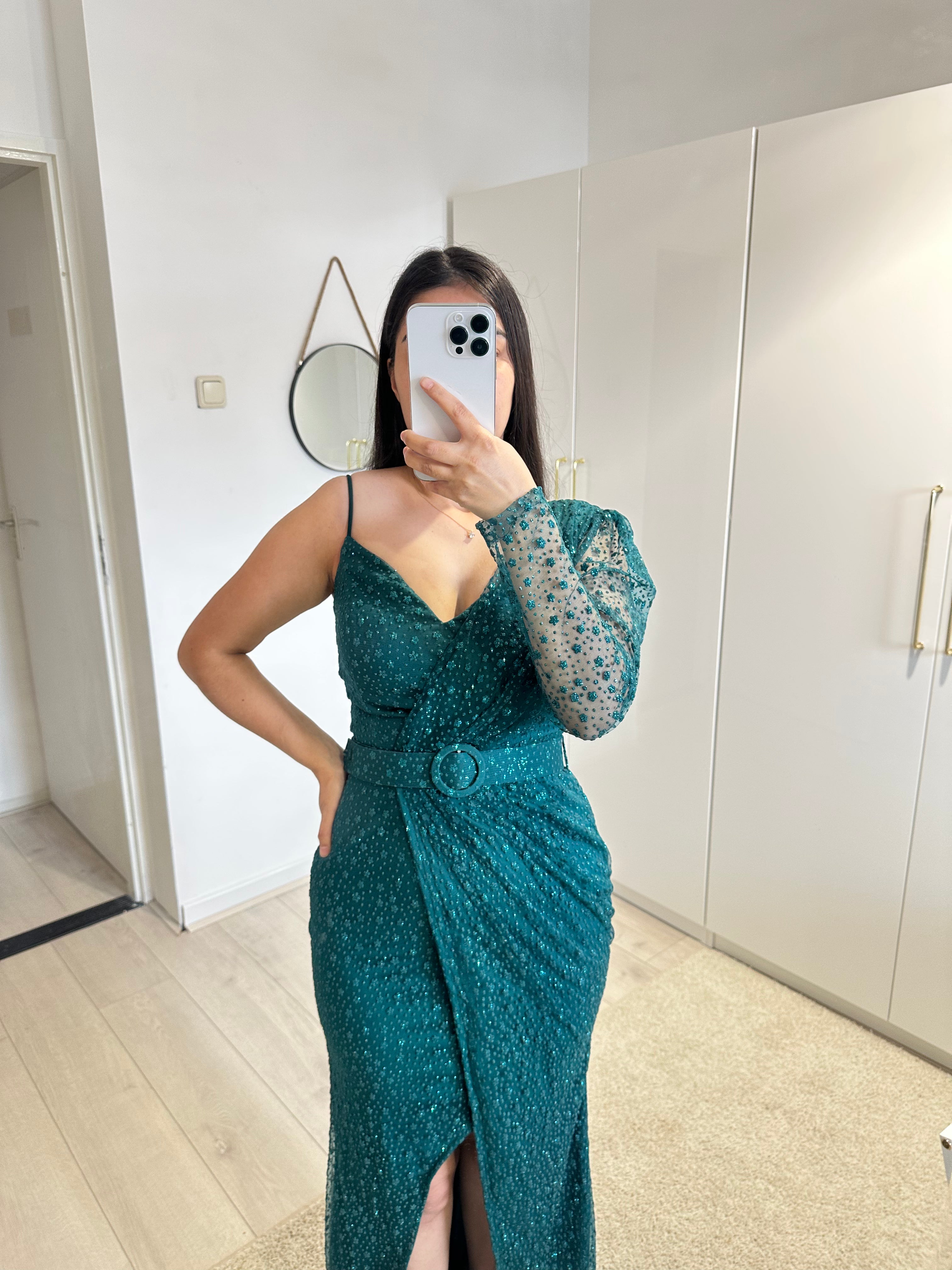 1135 - Green dress