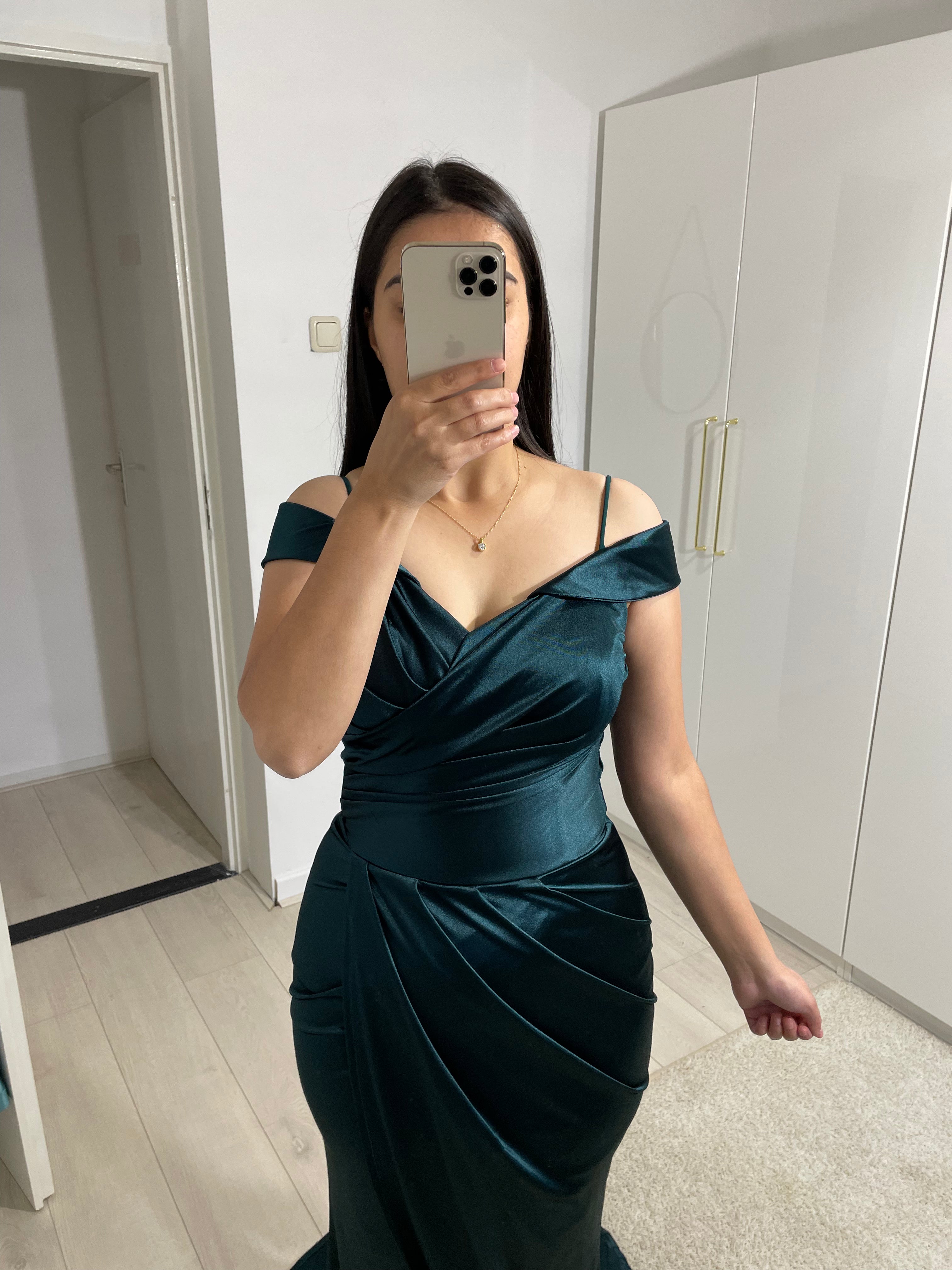 1070 - Dark green dress