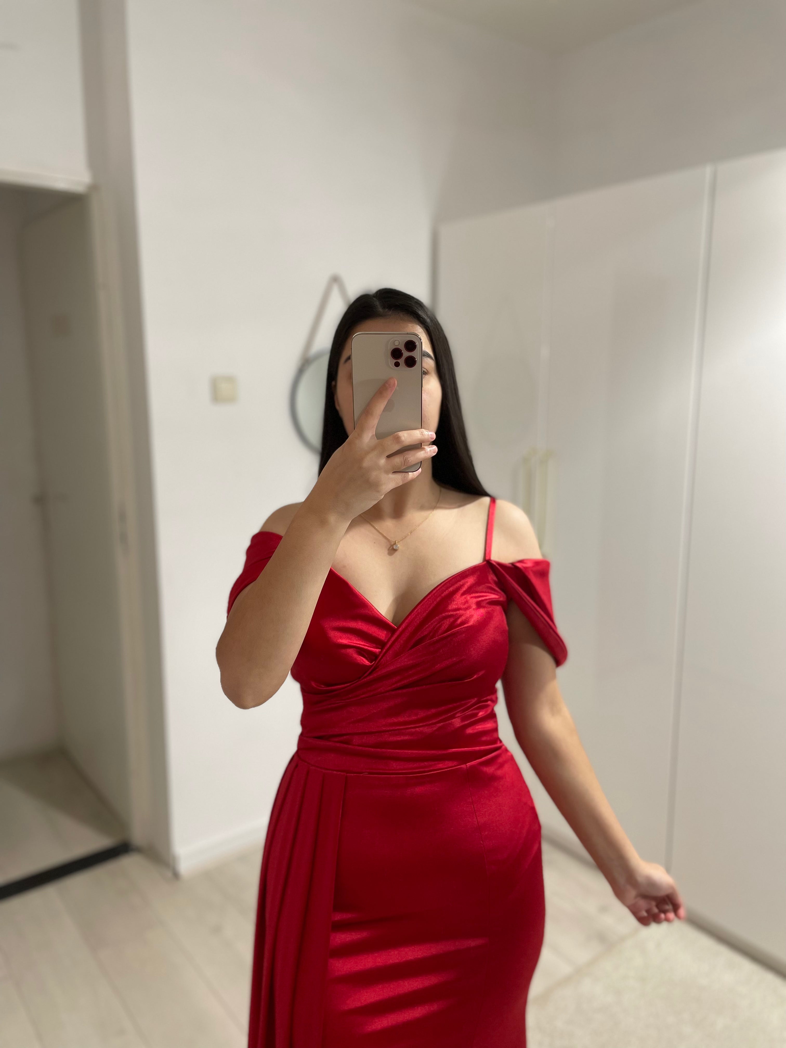 1091 - Red dress