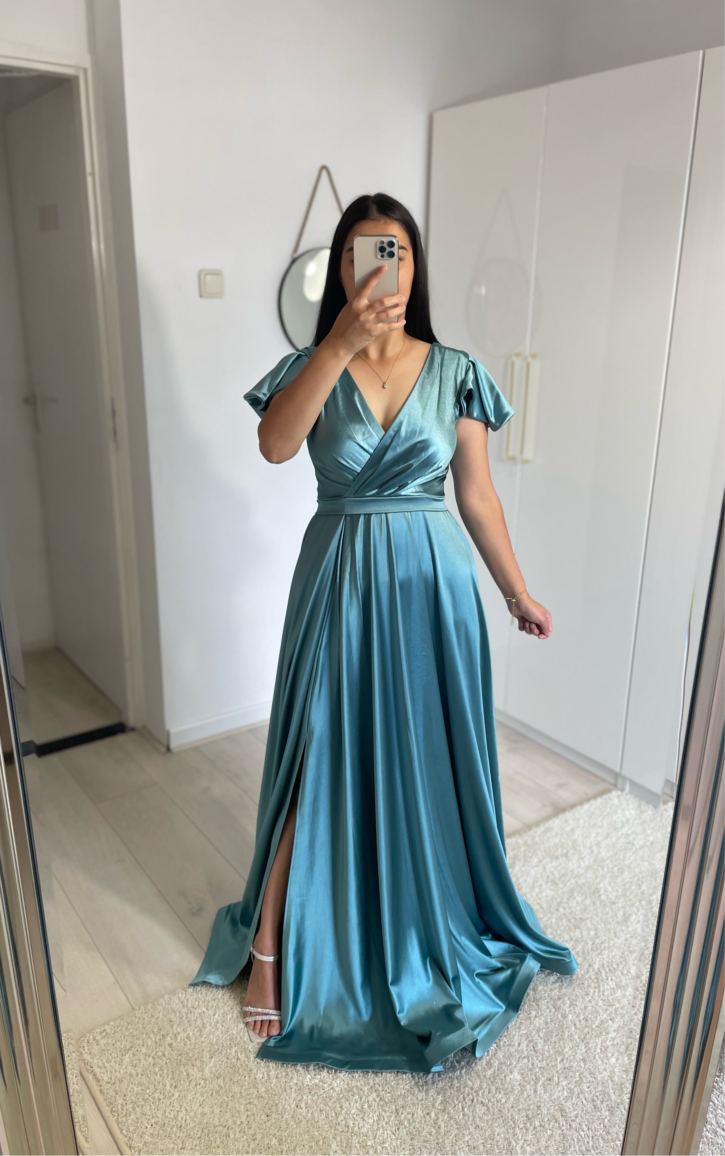1057 - Blue dress