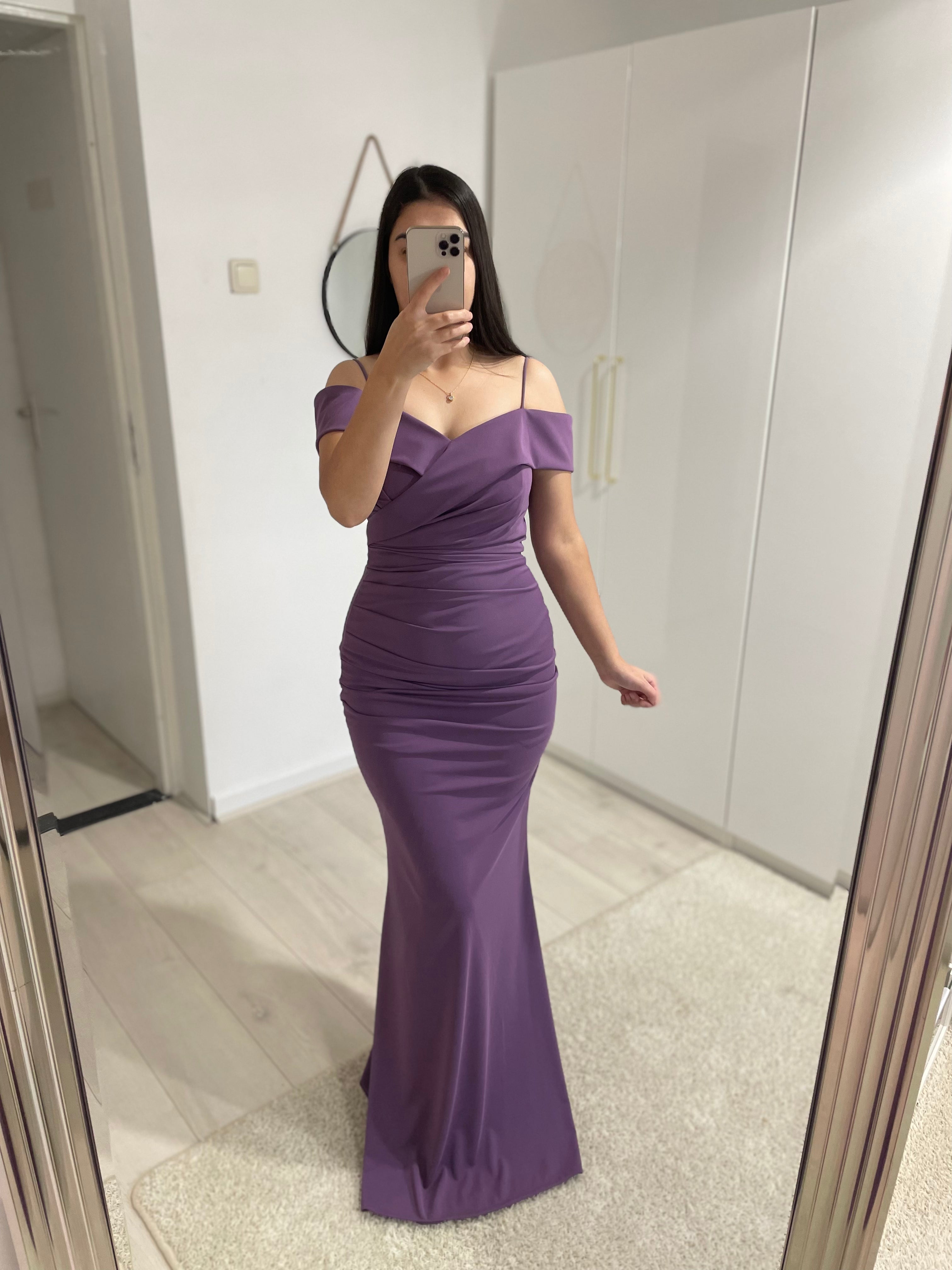 1098 - Purple dress