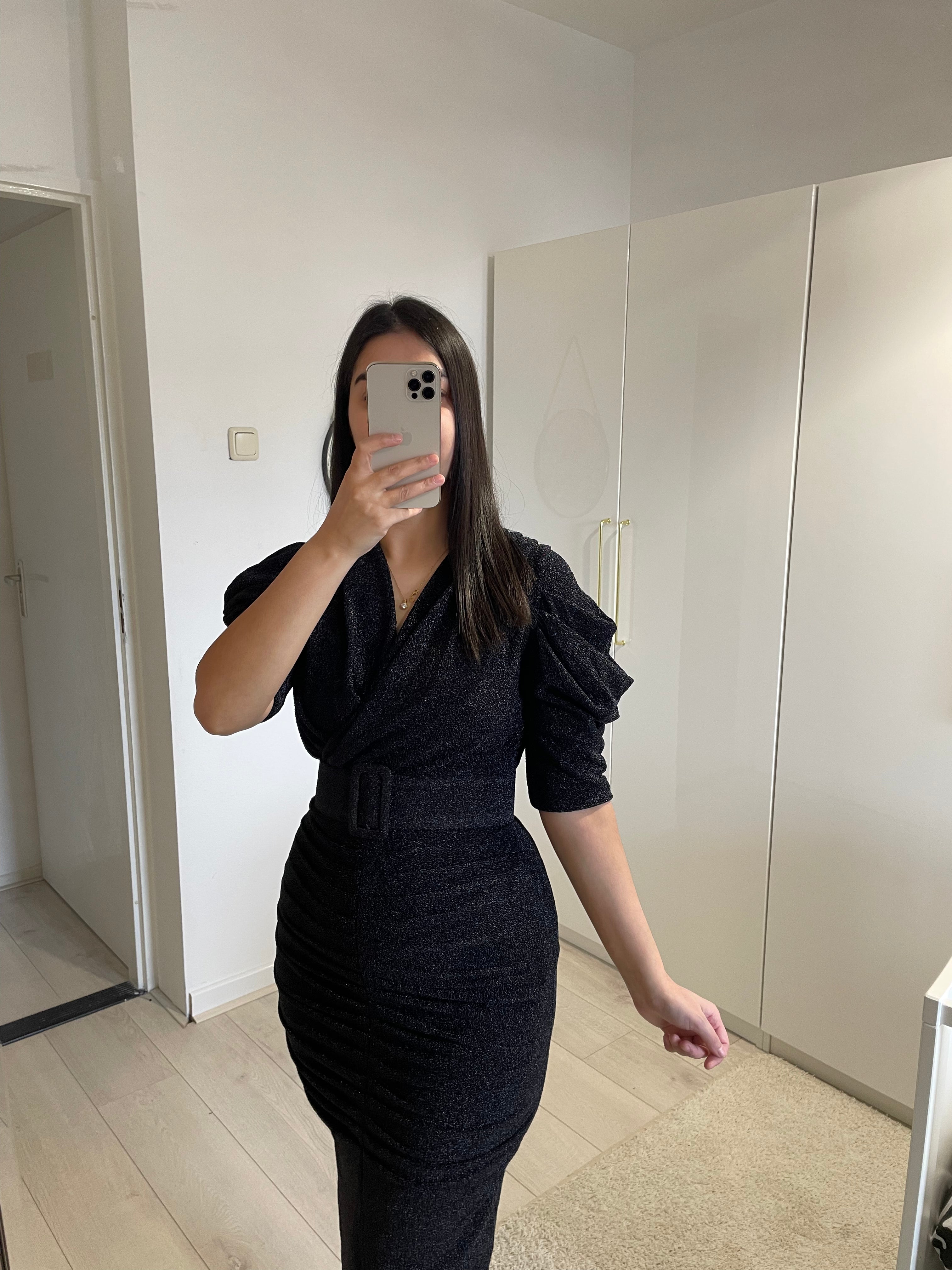 1116 - Black dress