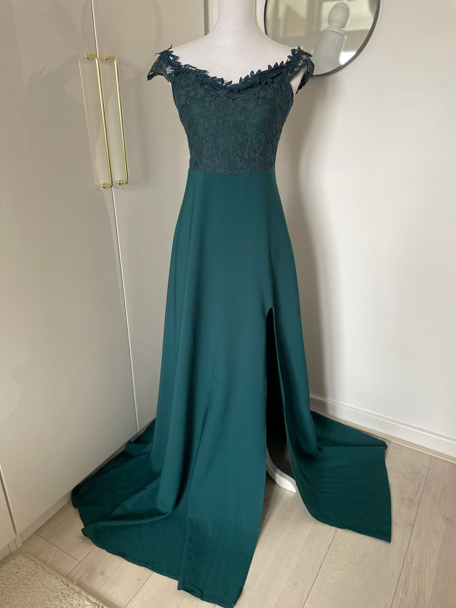 1010 - Green dress