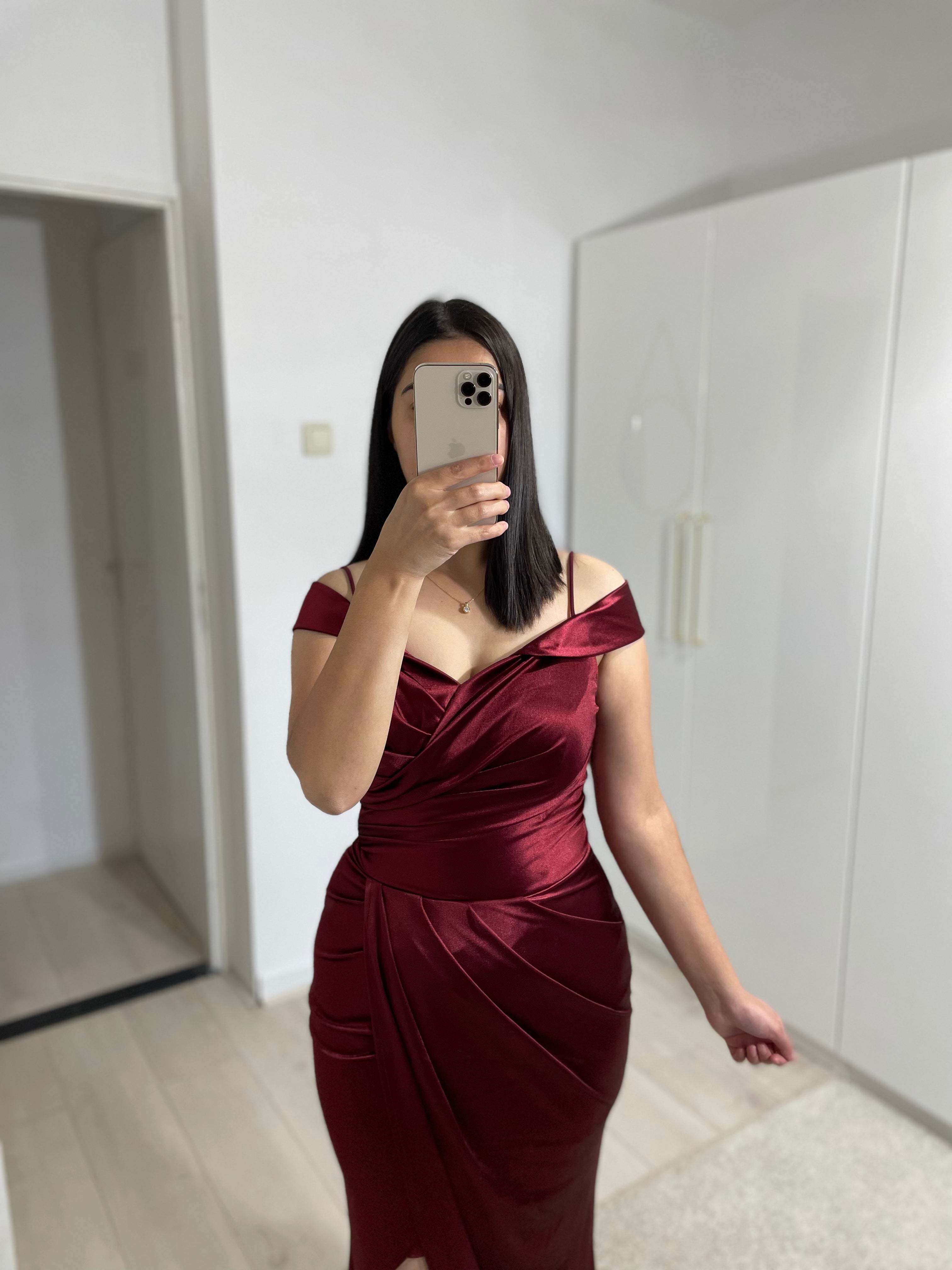 1069 - Bordeaux dress