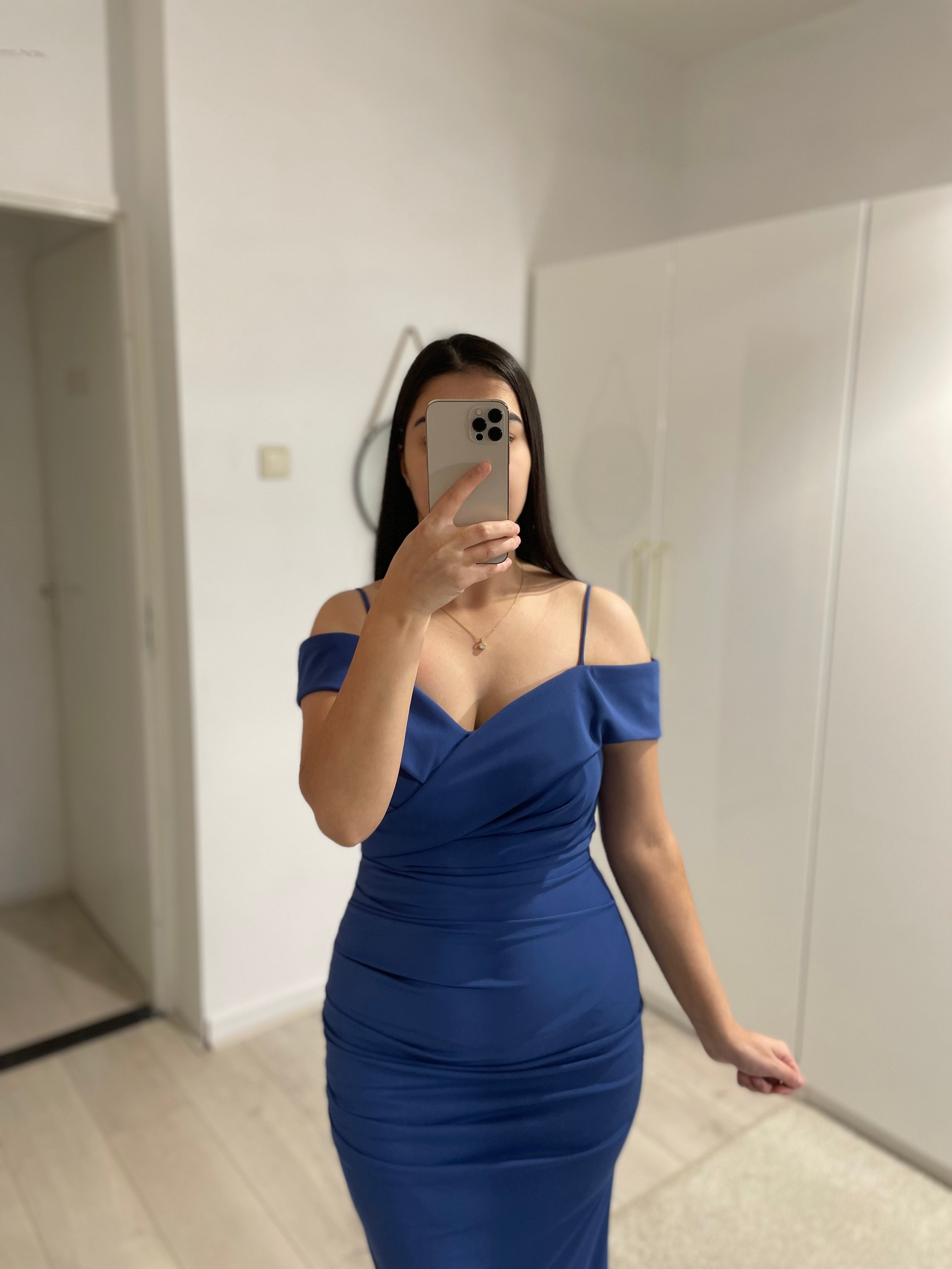 1099 - Blue dress