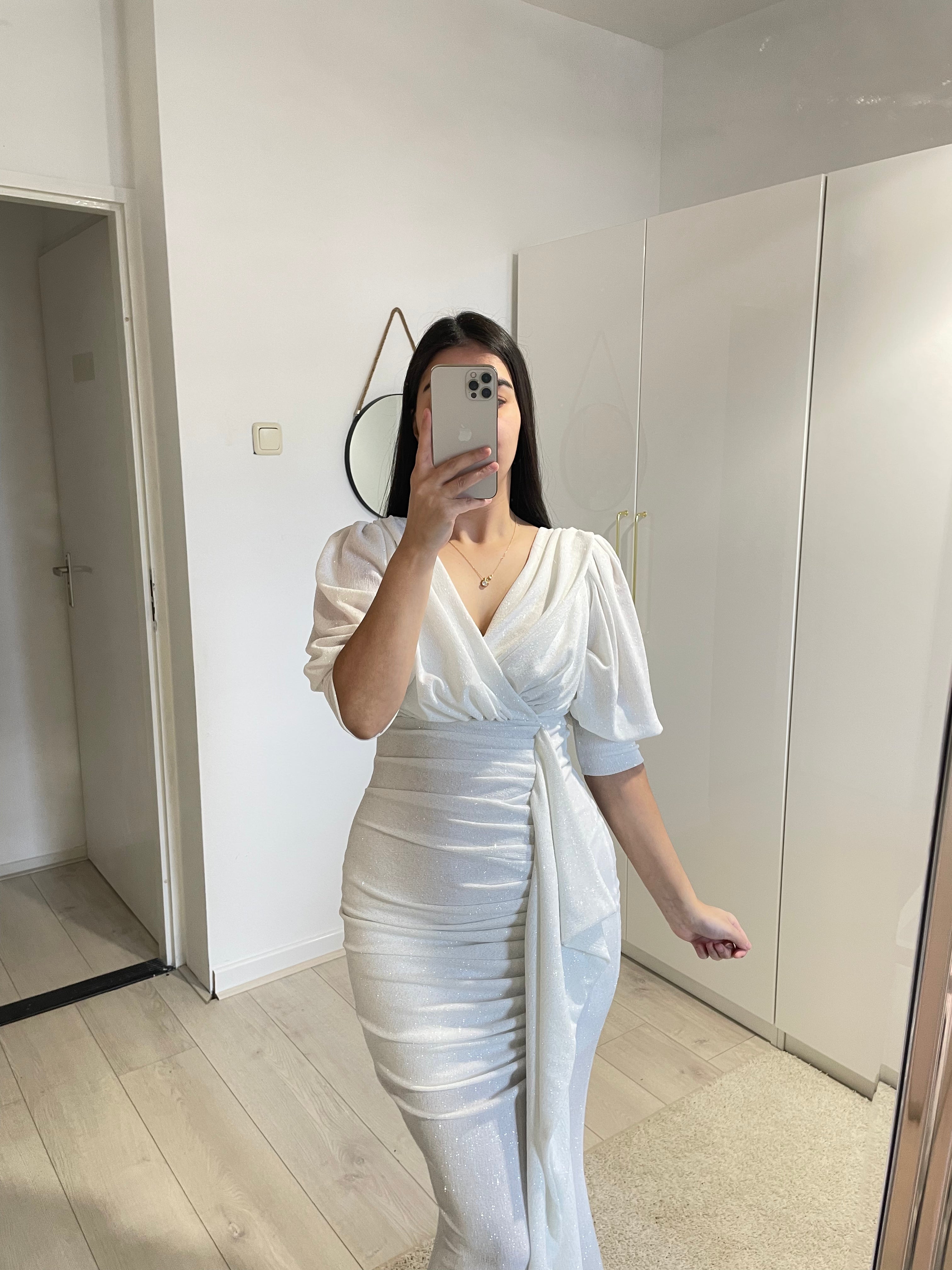 1118 - White dress