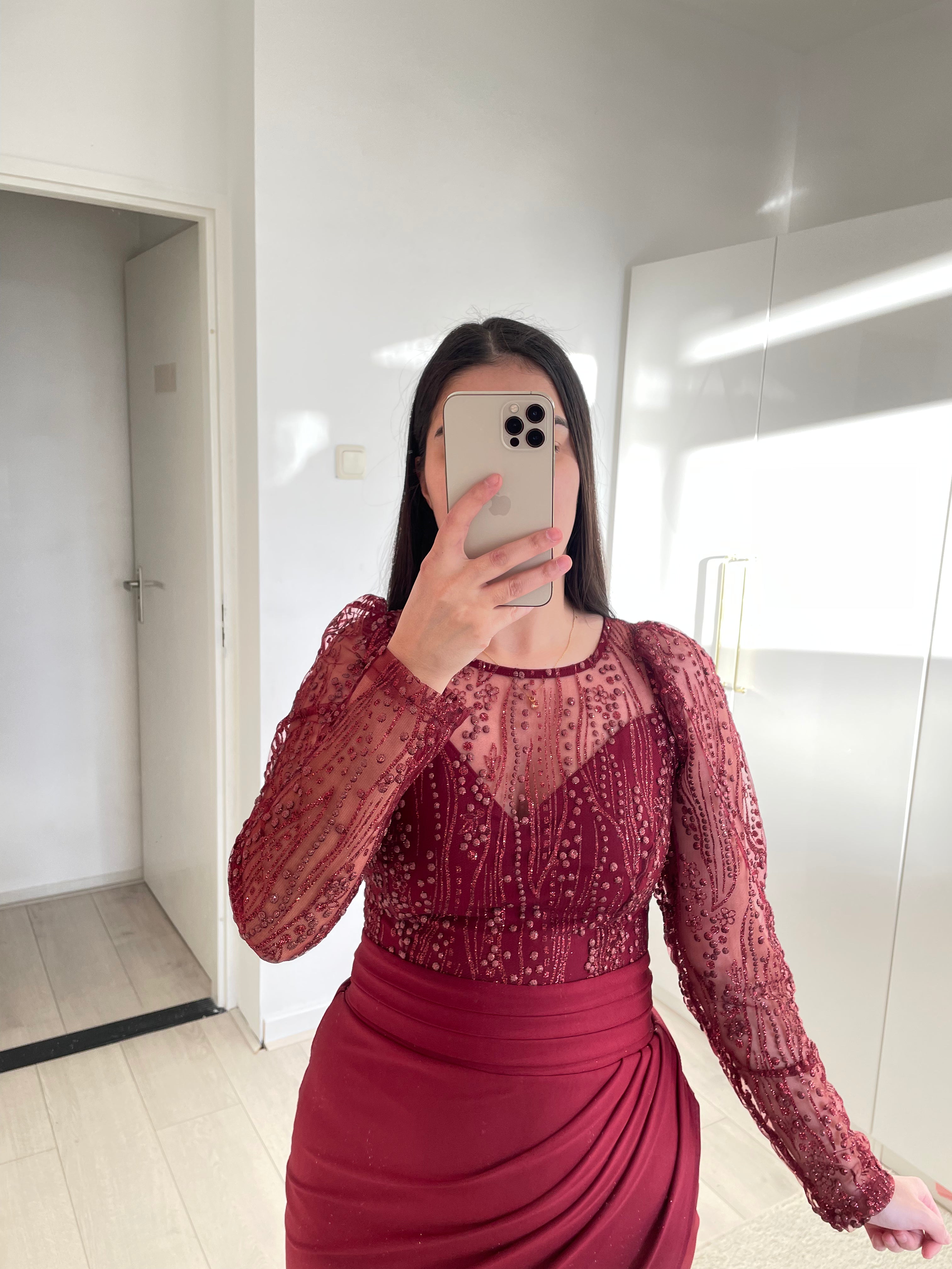 1123 - Bordeaux dress