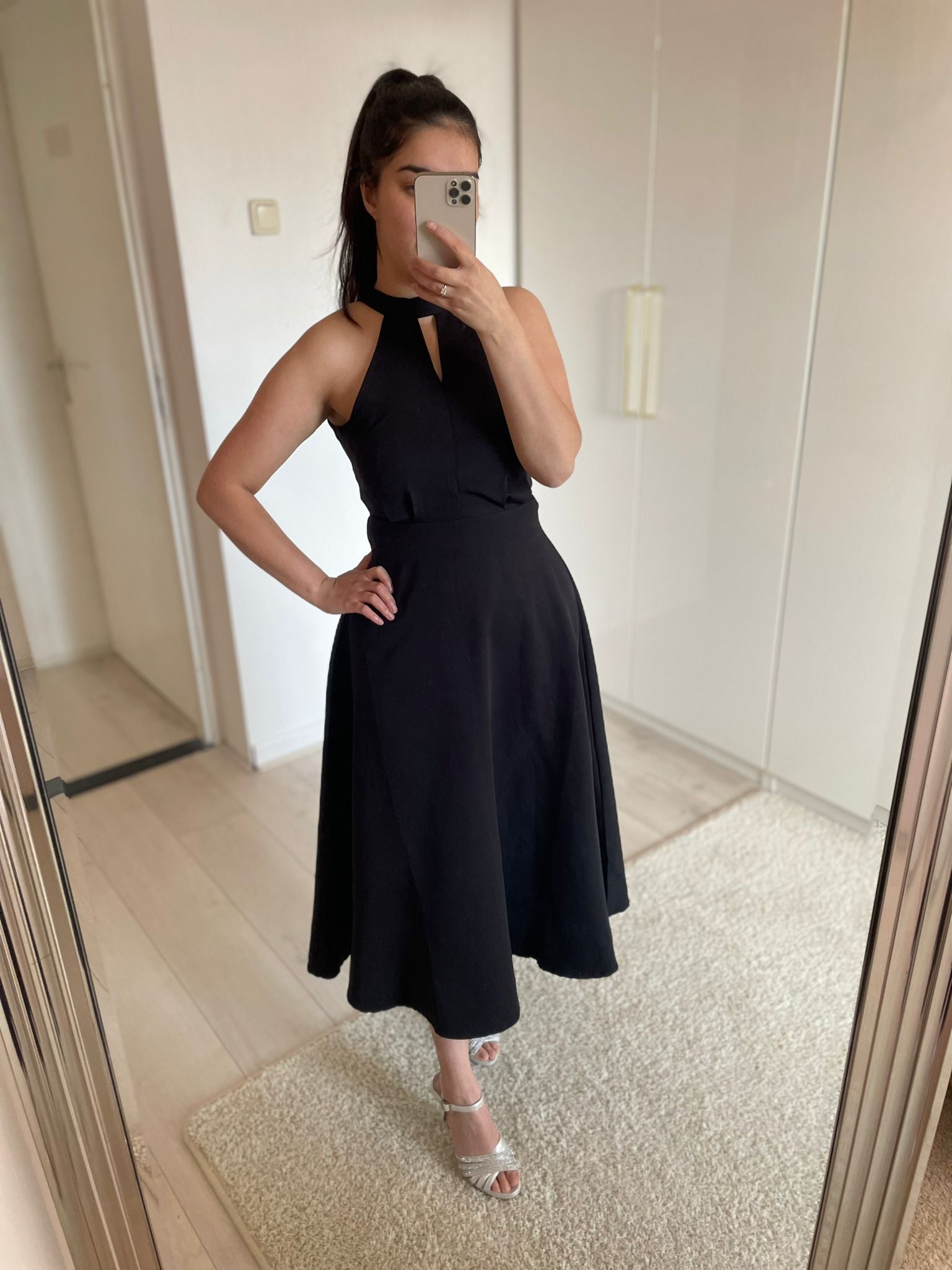 1009 - Black dress