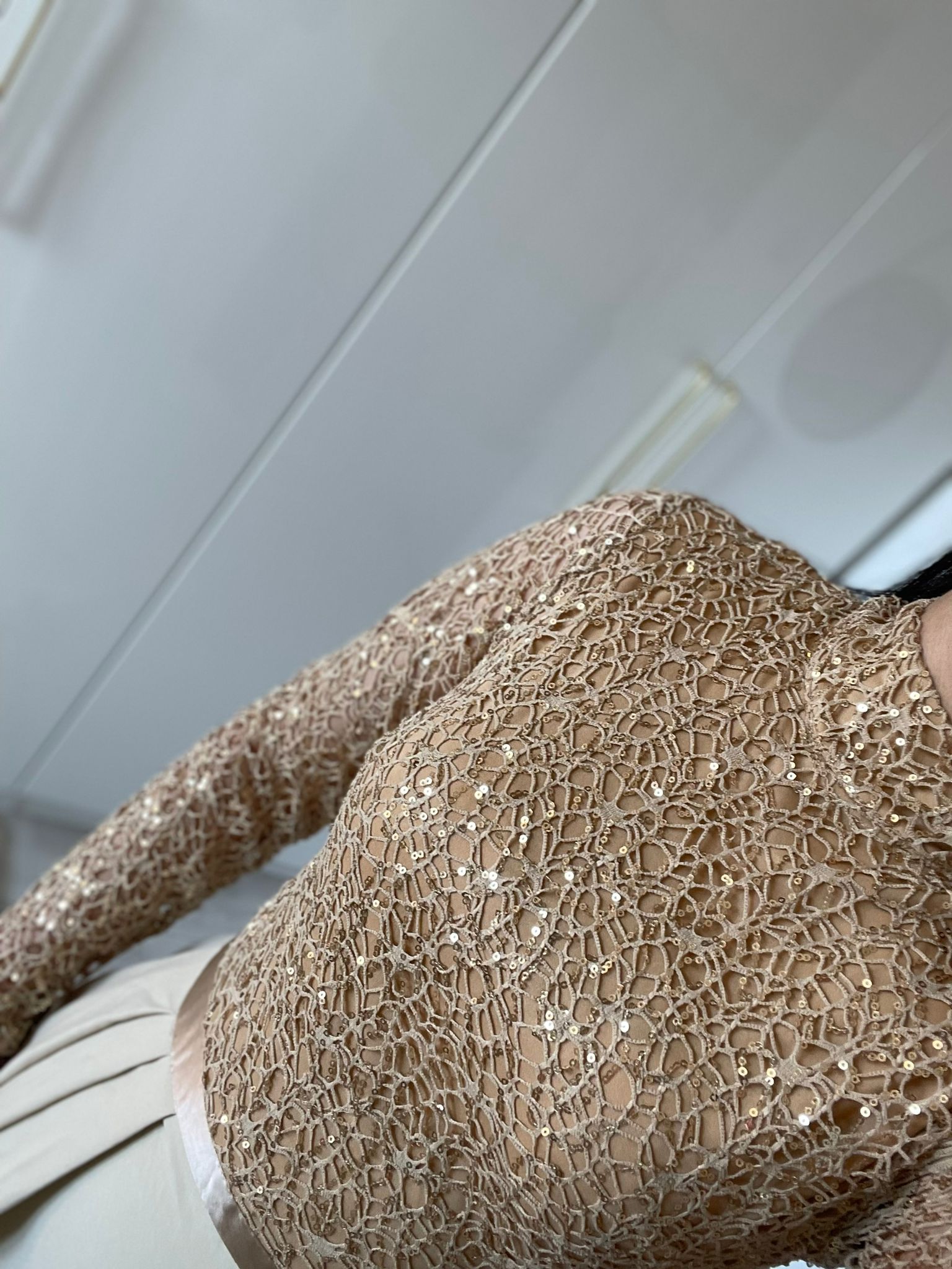 1002 - Gold dress