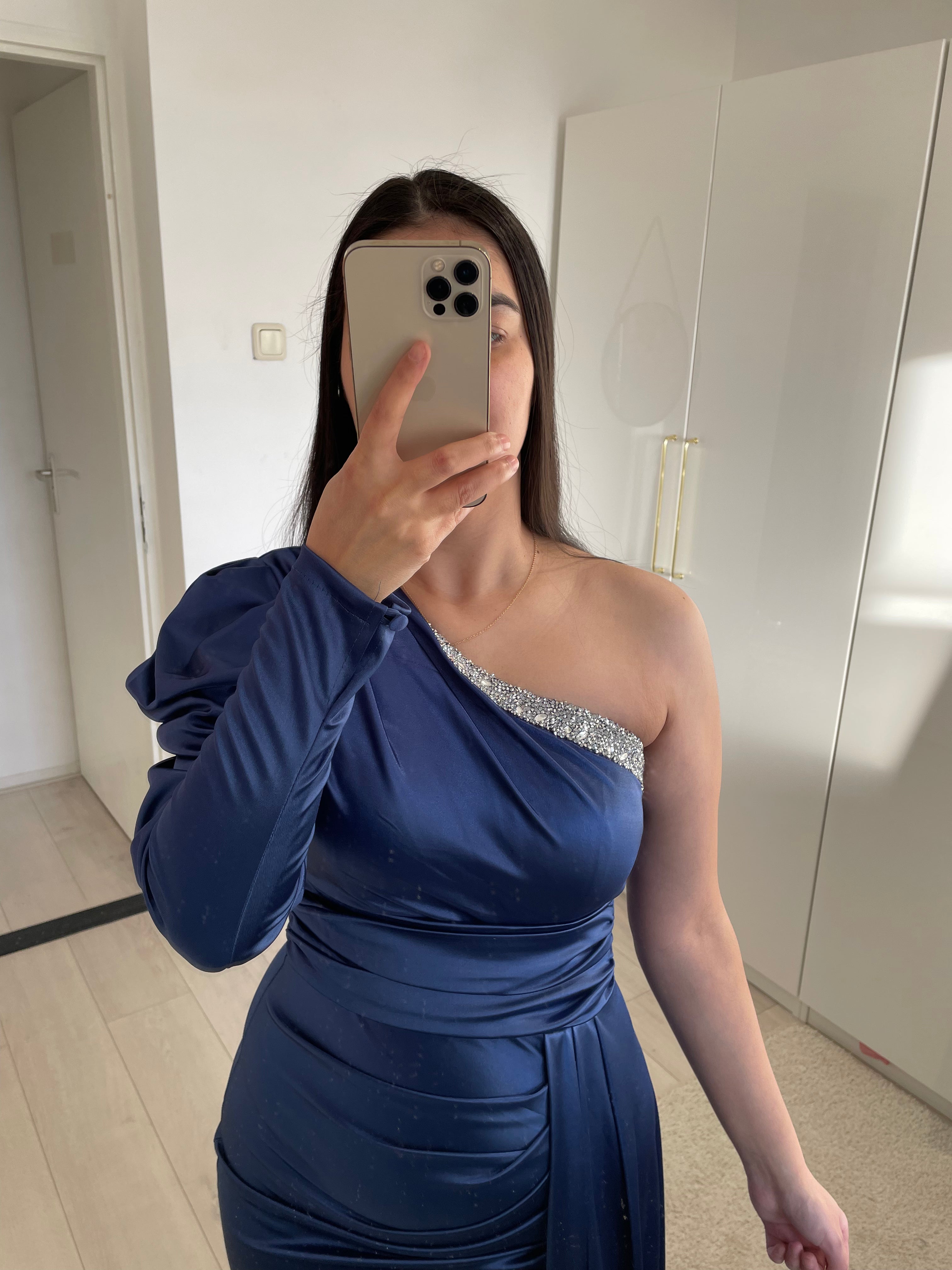 1122 - Blue dress