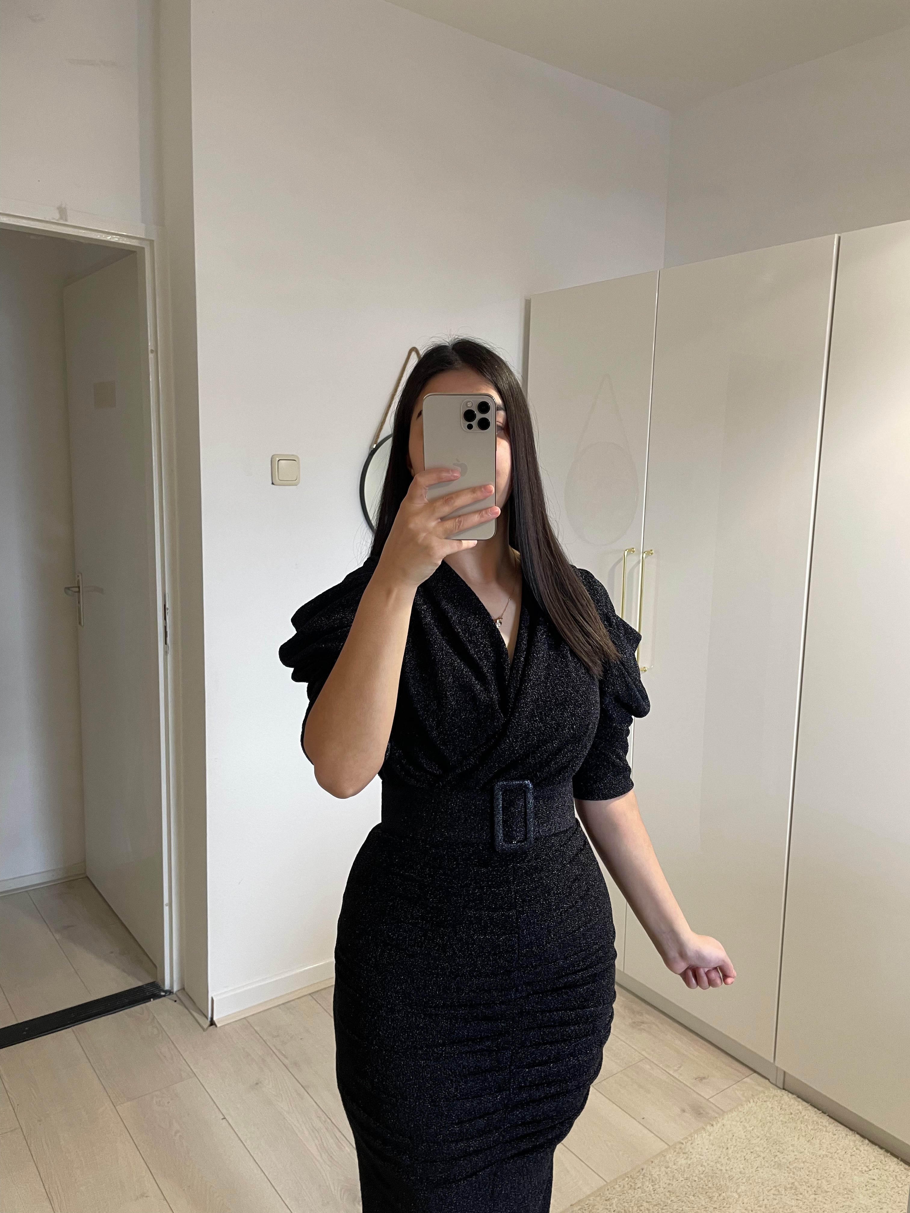 1116 - Black dress