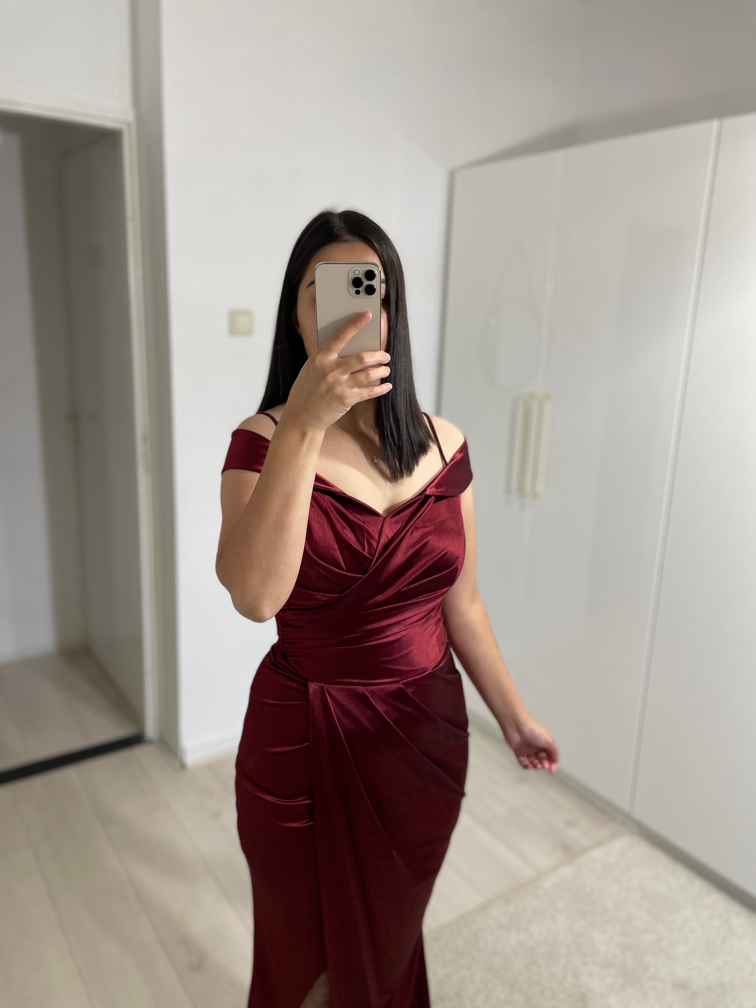 1069 - Bordeaux dress