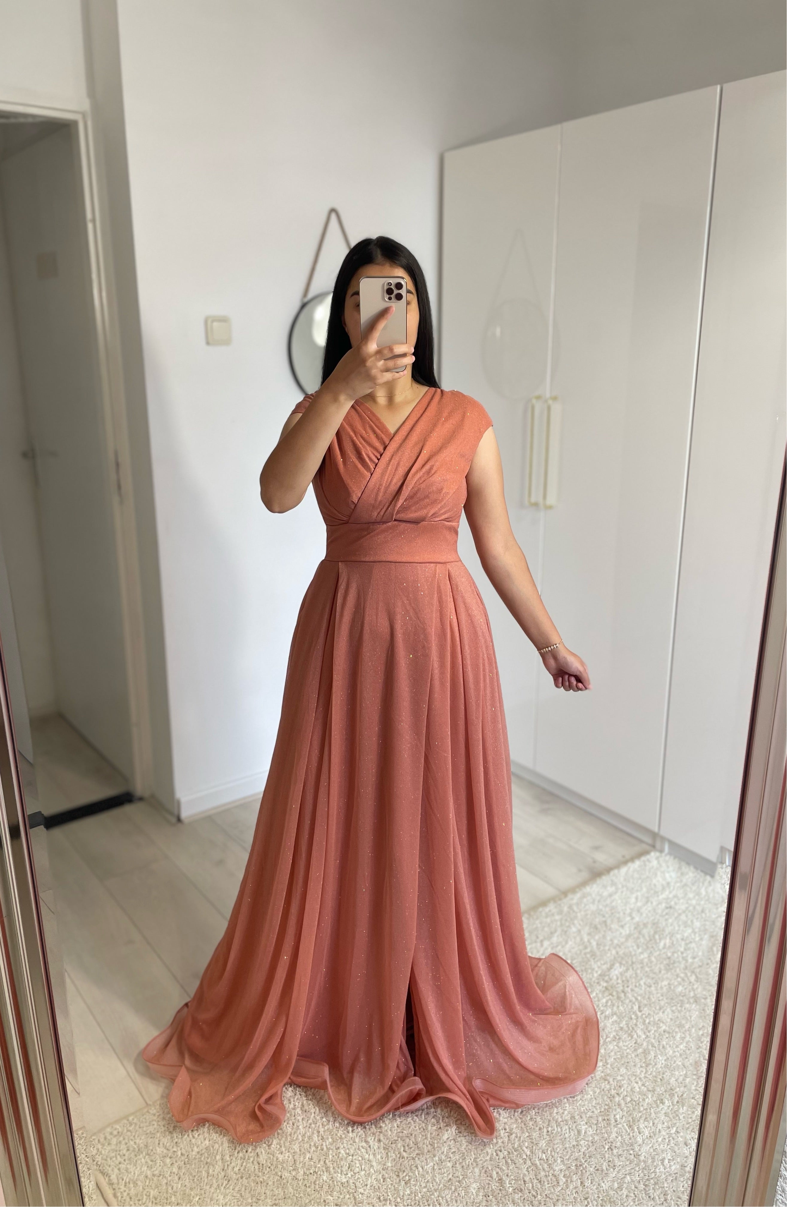1056 - Orange dress