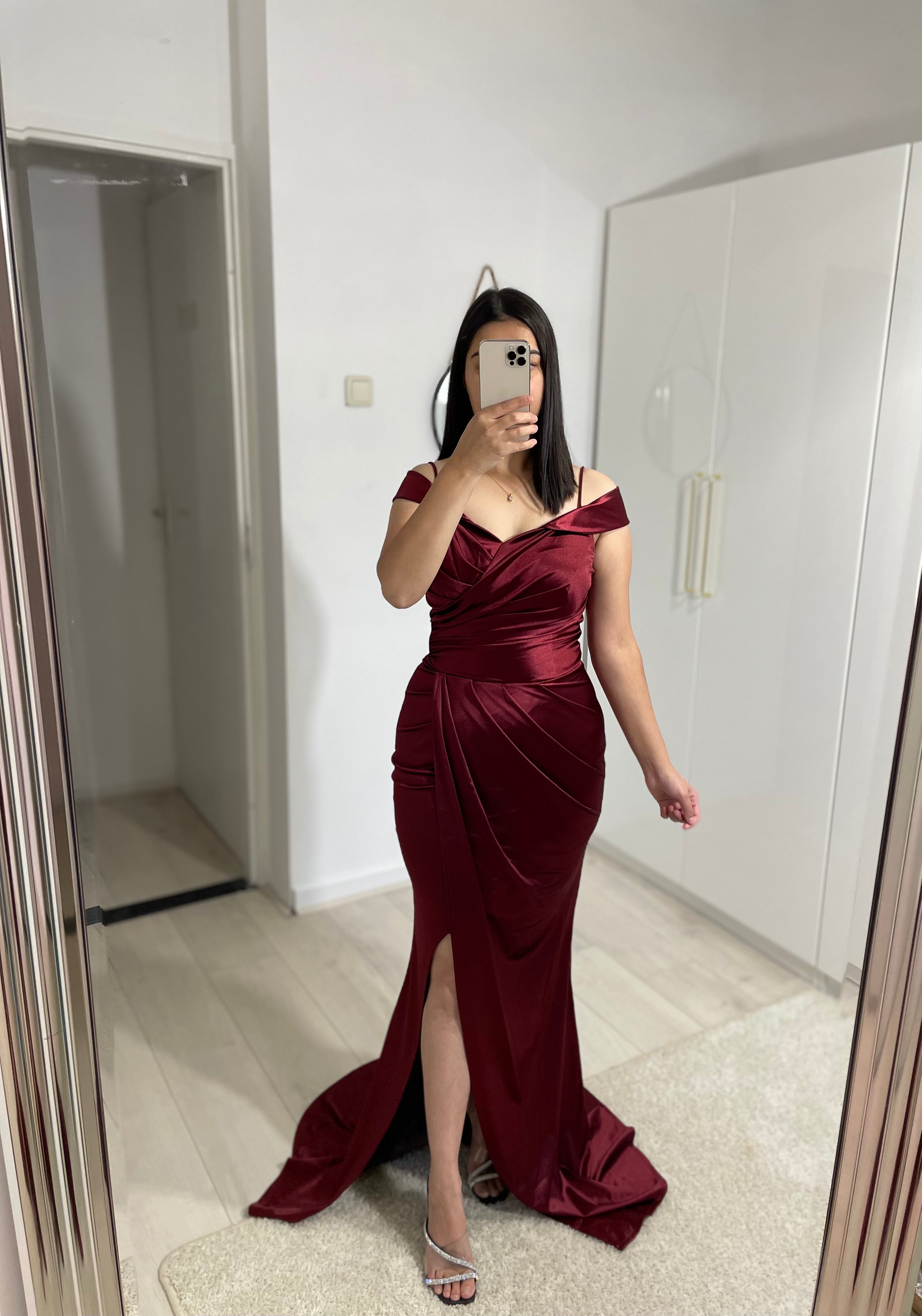 1069 - Bordeaux dress