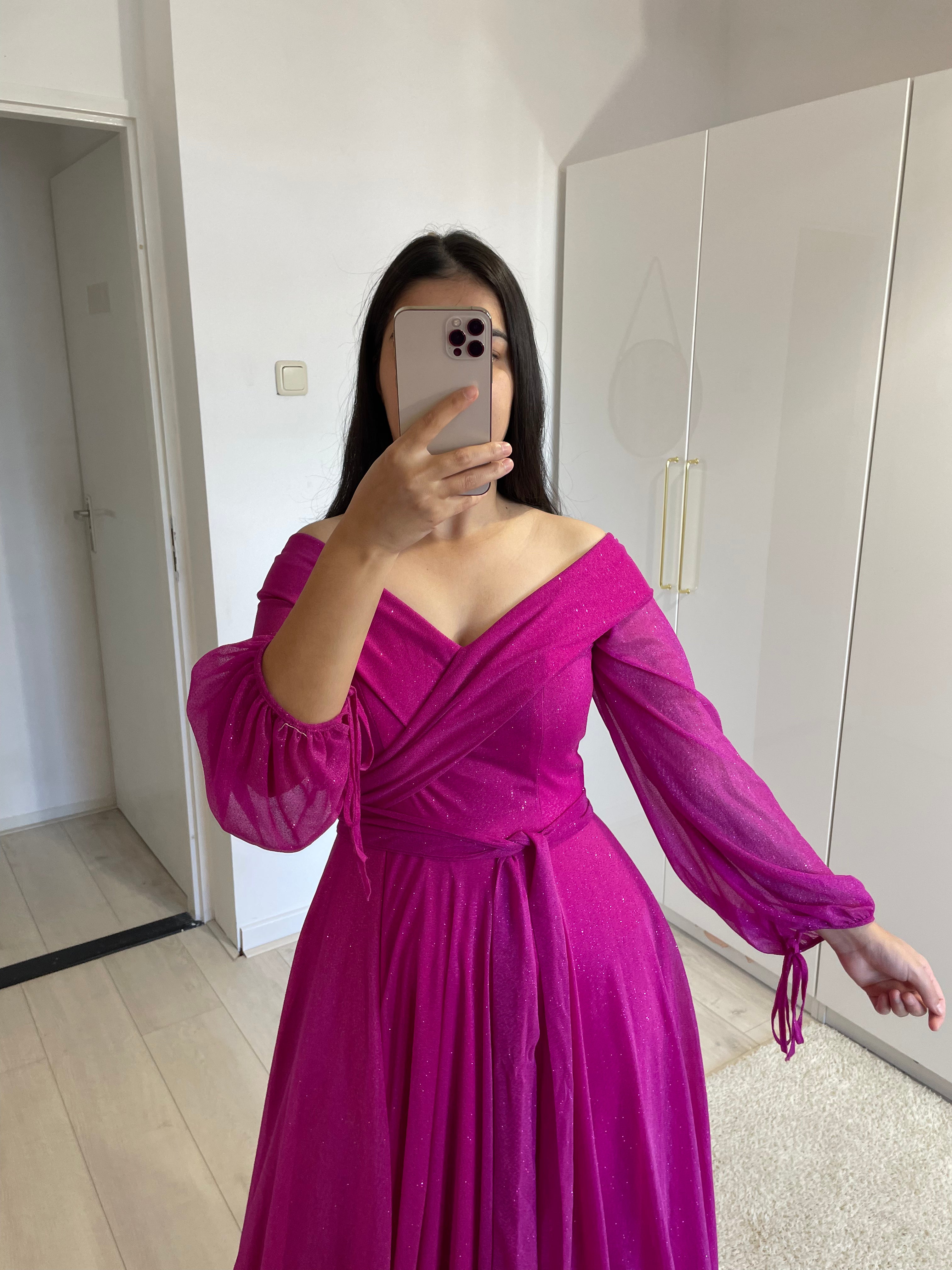1075 - Neon pink dress