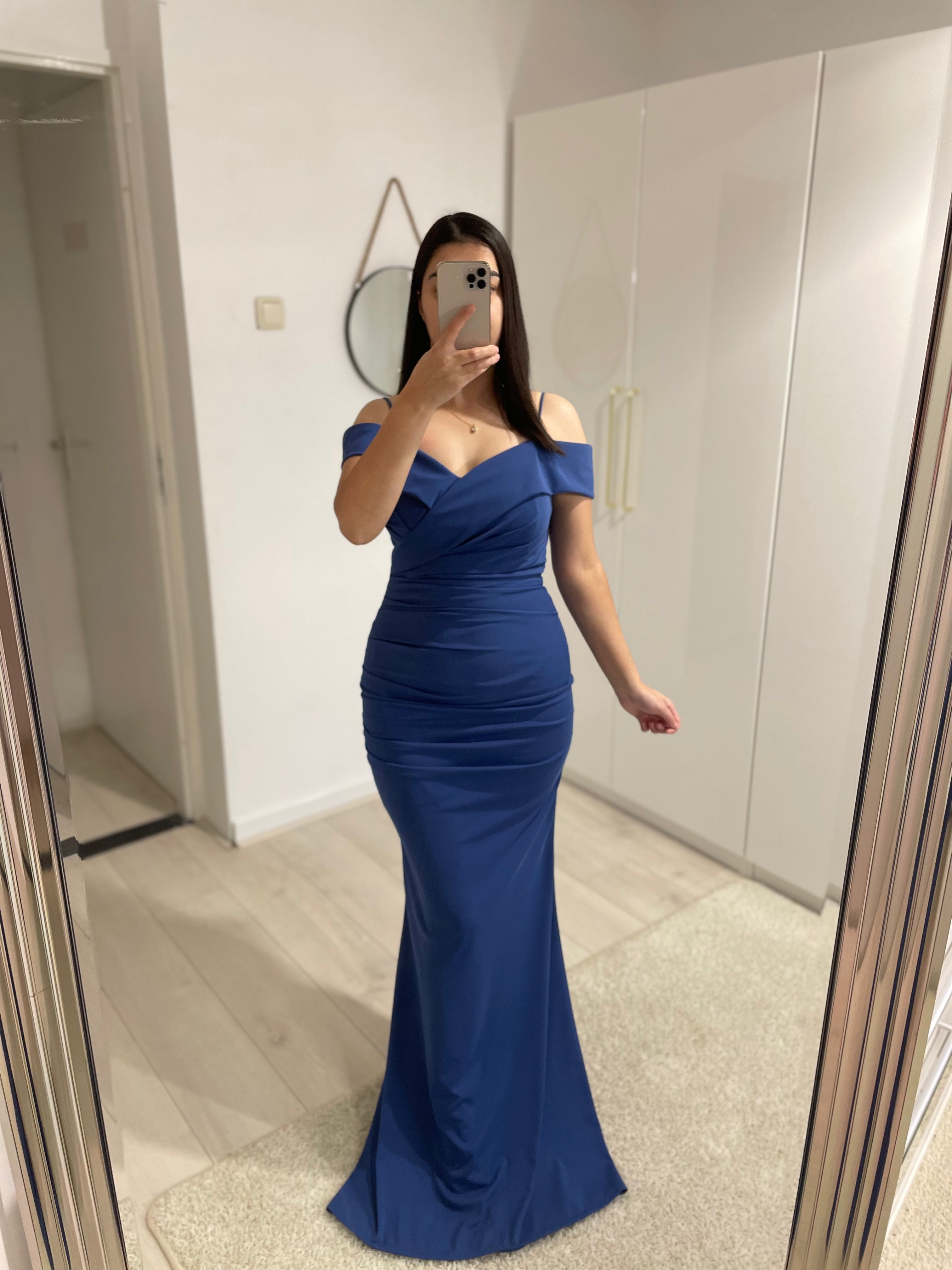 1099 - Blue dress