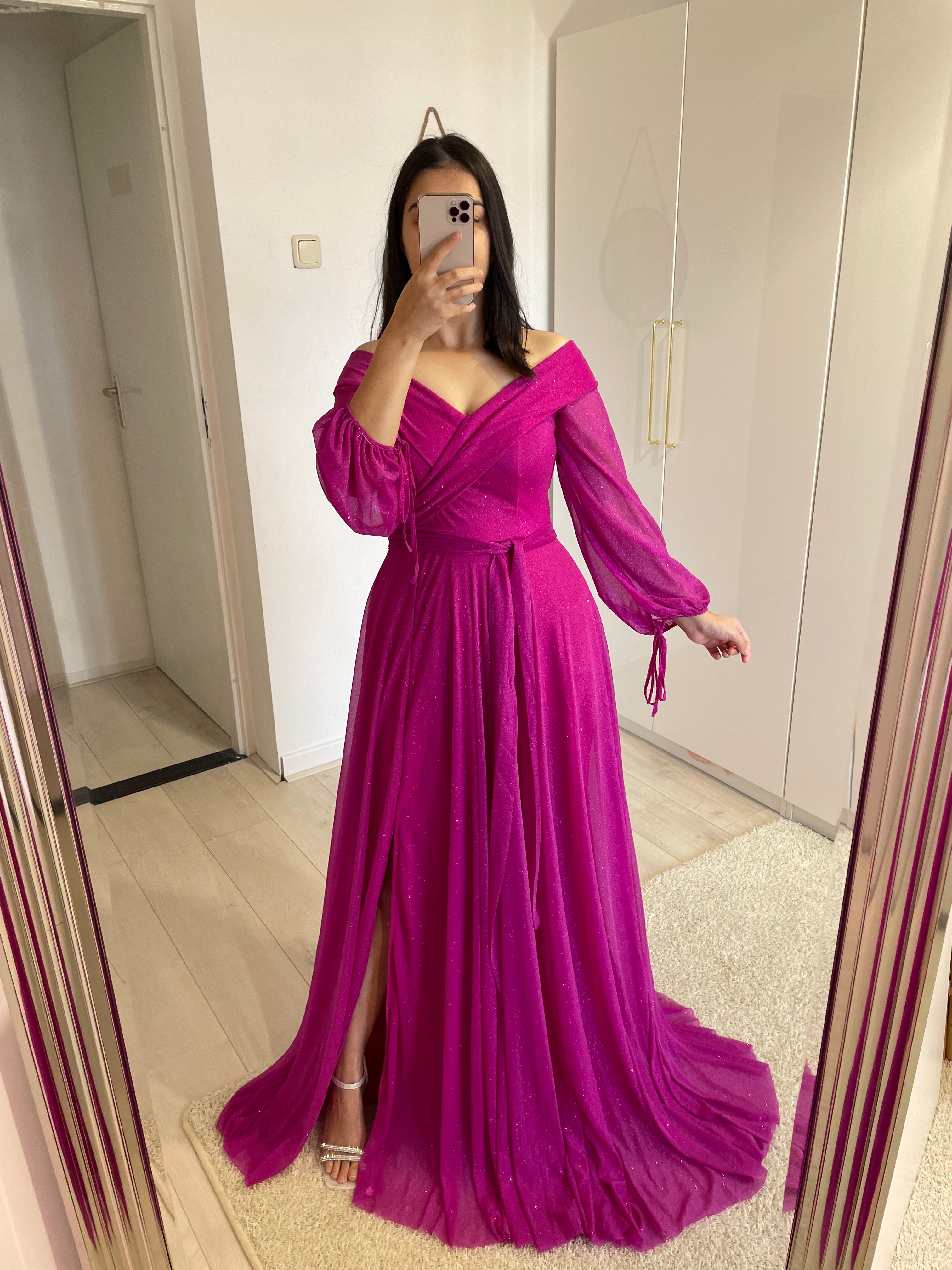1075 - Neon pink dress